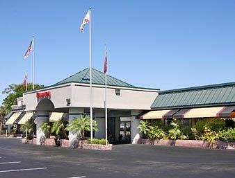 Ramada Speedway Daytona Hotel Дейтона Бийч Екстериор снимка